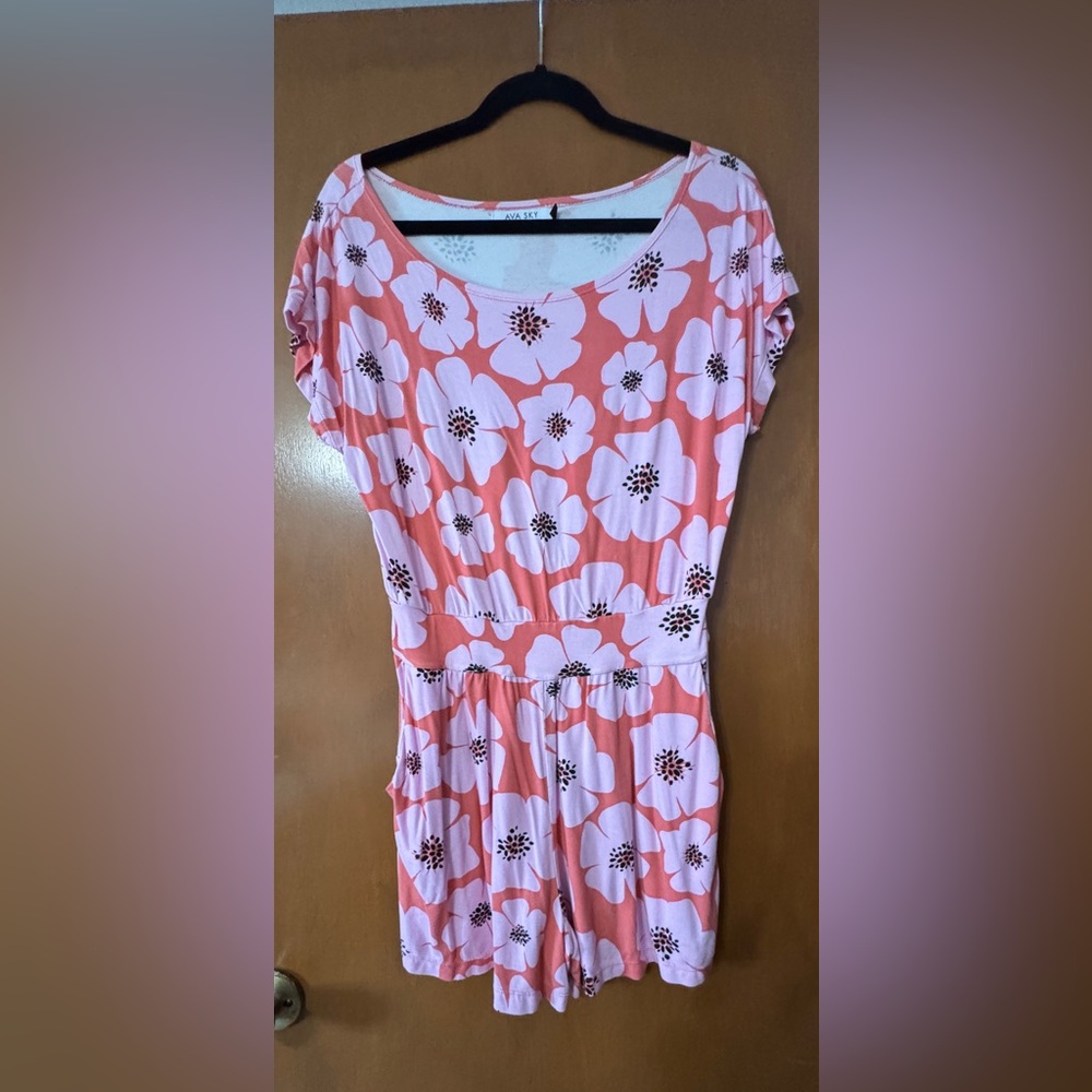 Ava Sky Pink and White Patterned Top